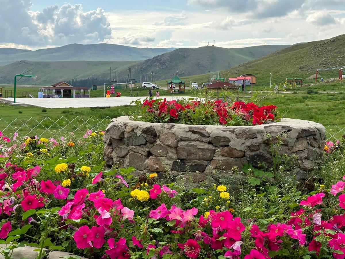Готель Sara'S Camp Zuunmod Екстер'єр фото